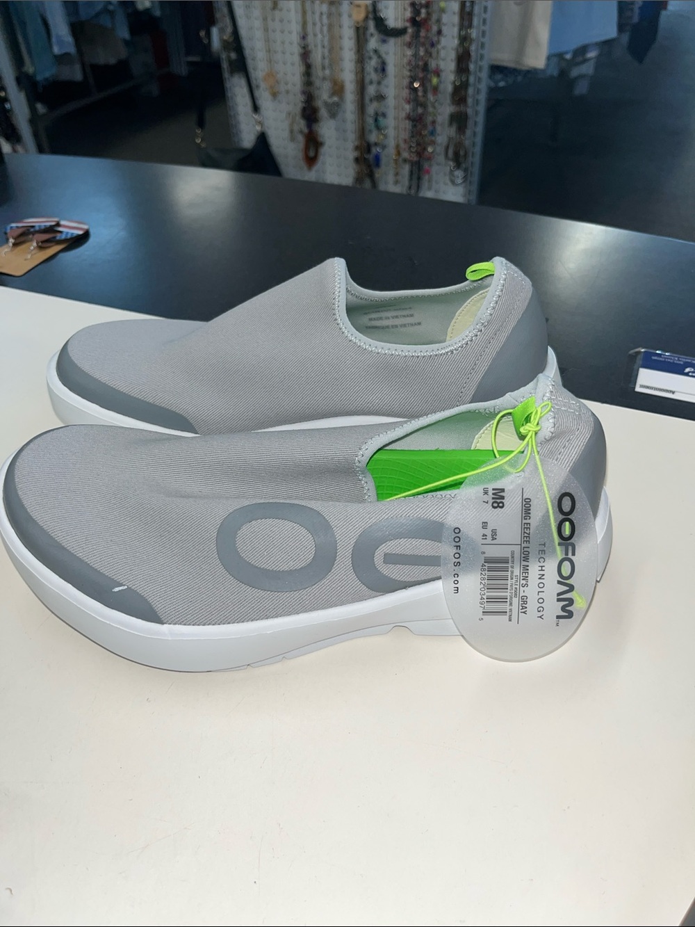 NEW OOFOS OOMG EEZEE GRAY Mens 8